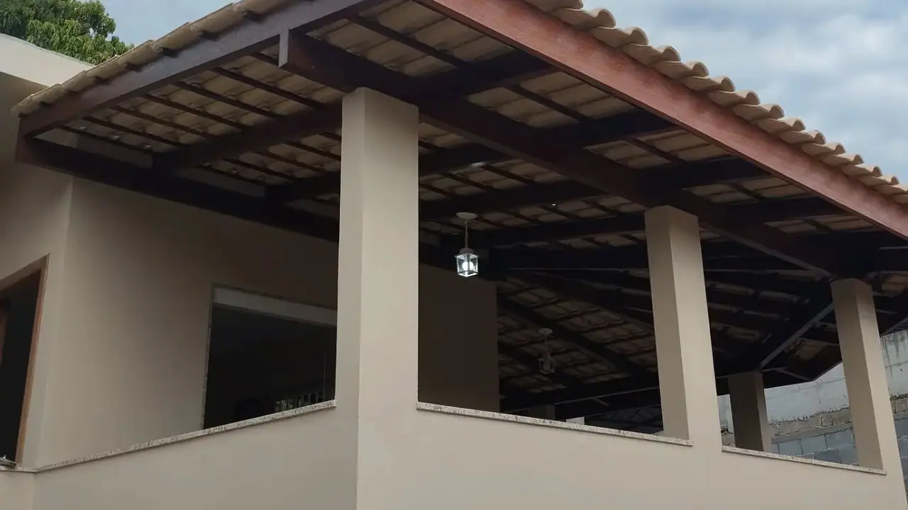 Engenheiro da Moté Construções realizando gestão rigorosa no canteiro de obras