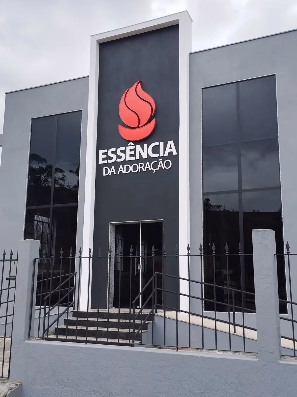 Carrossel de obra da Mote Construcoes Reforma Premium em Garrafao, Itapemirim: 🔥Reforma de fachada de igreja em Garrafão, Itapemirim Esta reforma de fachada institucional em Itapemirim/ES mostra como arquitetura,...