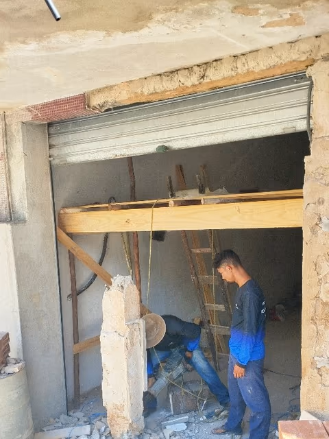 Video de obra da Mote Construcoes Engenharia Comercial em Centro, Cachoeiro de Itapemirim: 💪 Reforço estrutural de fachada comercial em Centro, Cachoeiro de Itapemirim Antes de modernizar uma fachada comercial, é...