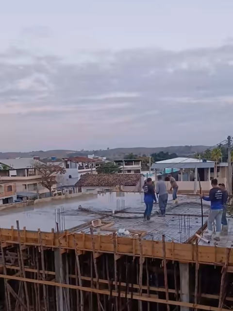 Video de obra da Mote Construcoes Construcao Residencial em Garrafao, Itapemirim: 🕖Concretagem de laje no Garrafão com equipe em ritmo total Esta concretagem de laje no Garrafão, em Itapemirim/ES, mostra uma etapa que...