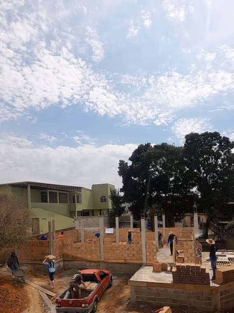 Video de obra da Mote Construcoes Construcao Residencial em Bnh, Cachoeiro de Itapemirim: 🚧Acompanhamento de obra com estrutura em evolução em BNH, Cachoeiro de Itapemirim Este timelapse registra o avanço de uma obra...