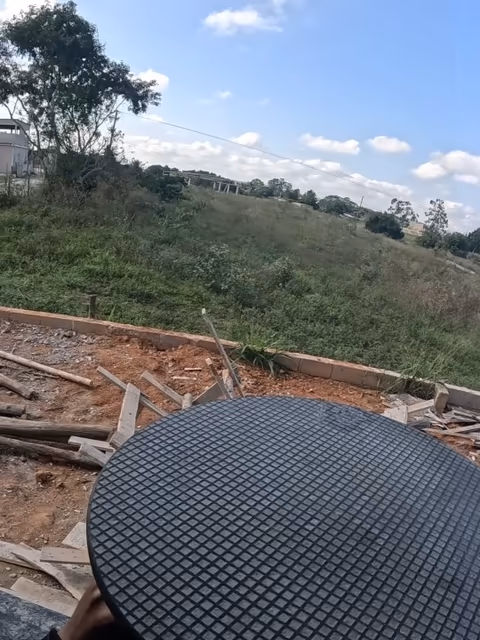 Video de obra da Mote Construcoes Construcao Residencial em Garrafao, Itapemirim: ⚡Reboco com desempenadeira elétrica em Garrafão, Itapemirim Na casa de , em Garrafão, Itapemirim/ES, o reboco foi executado com apoio de...