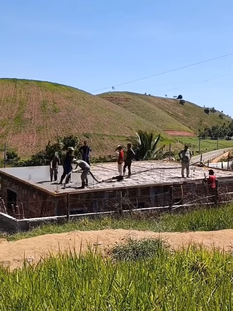 Video de obra da Mote Construcoes Construcao Residencial em Leonel, Presidente Kennedy: 🙌​Concretagem de laje e retrospectiva da Moté Construções no Bairro Leonel, Pres. Kennedy Mesmo em um post de encerramento de ano,...