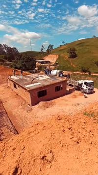 ✨ Concretagem de laje maciça em Rio muqui, Itapemirim Mais uma etapa estrutural executada com responsabilidade: a... - Mote Construcoes (28/11/2025)